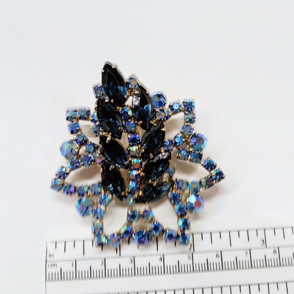 Vintage Blue Rhinestone Brooch - Picture 5 of 6